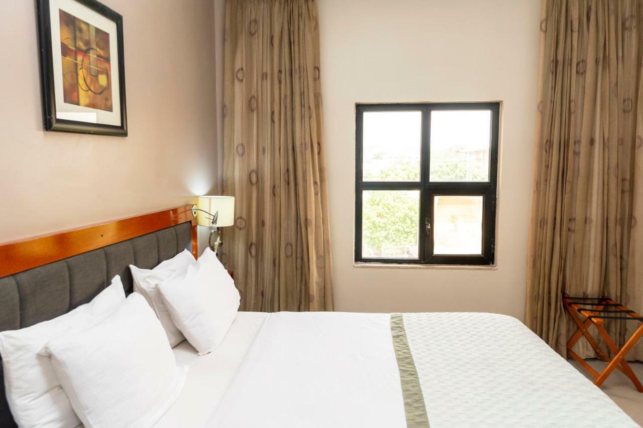 Hawthorn Suites By Wyndham Abudża Zewnętrze zdjęcie